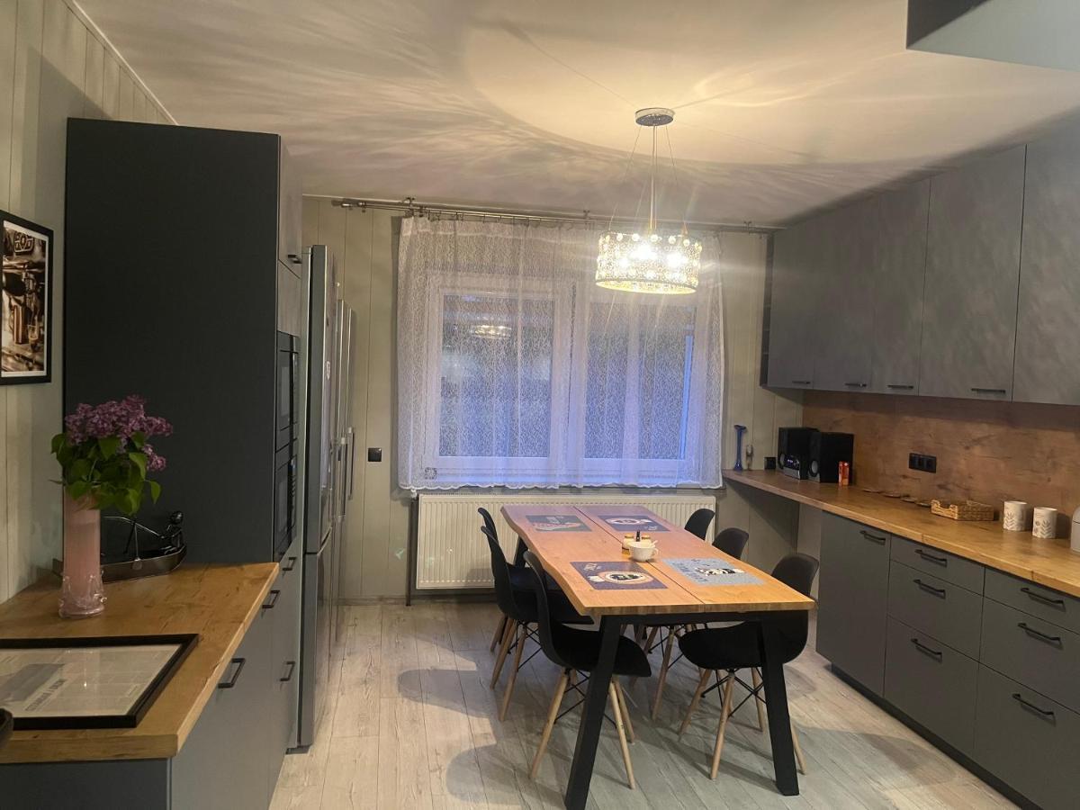 Aparthotel Happy 4 Krosno Exterior foto